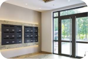 Boîtes aux lettres et portes d'entrées d'une résidence